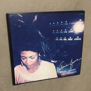 Valerie June: «Owls, omens, and oracles» (2025)