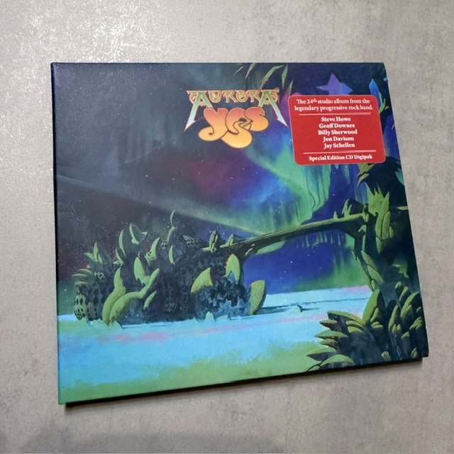 La gran novedad en el disco número 24 del gran gigante del rock progresivo no radica en su misma existencia, sino en su excelencia. El quinteto que ahora lidera el guitarrista Steve Howe repite alineación por tercera vez y desliza una suite de 13 minutos, 'Countermovement', a la altura de sus clásicos de los setenta